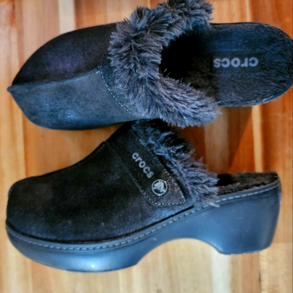 Womens fleece crocs